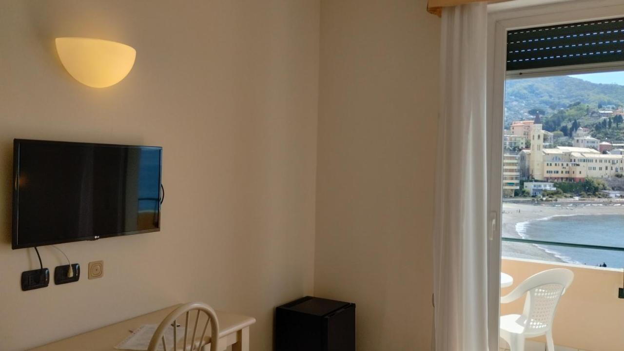 Hotel Elena レッコ エクステリア 写真