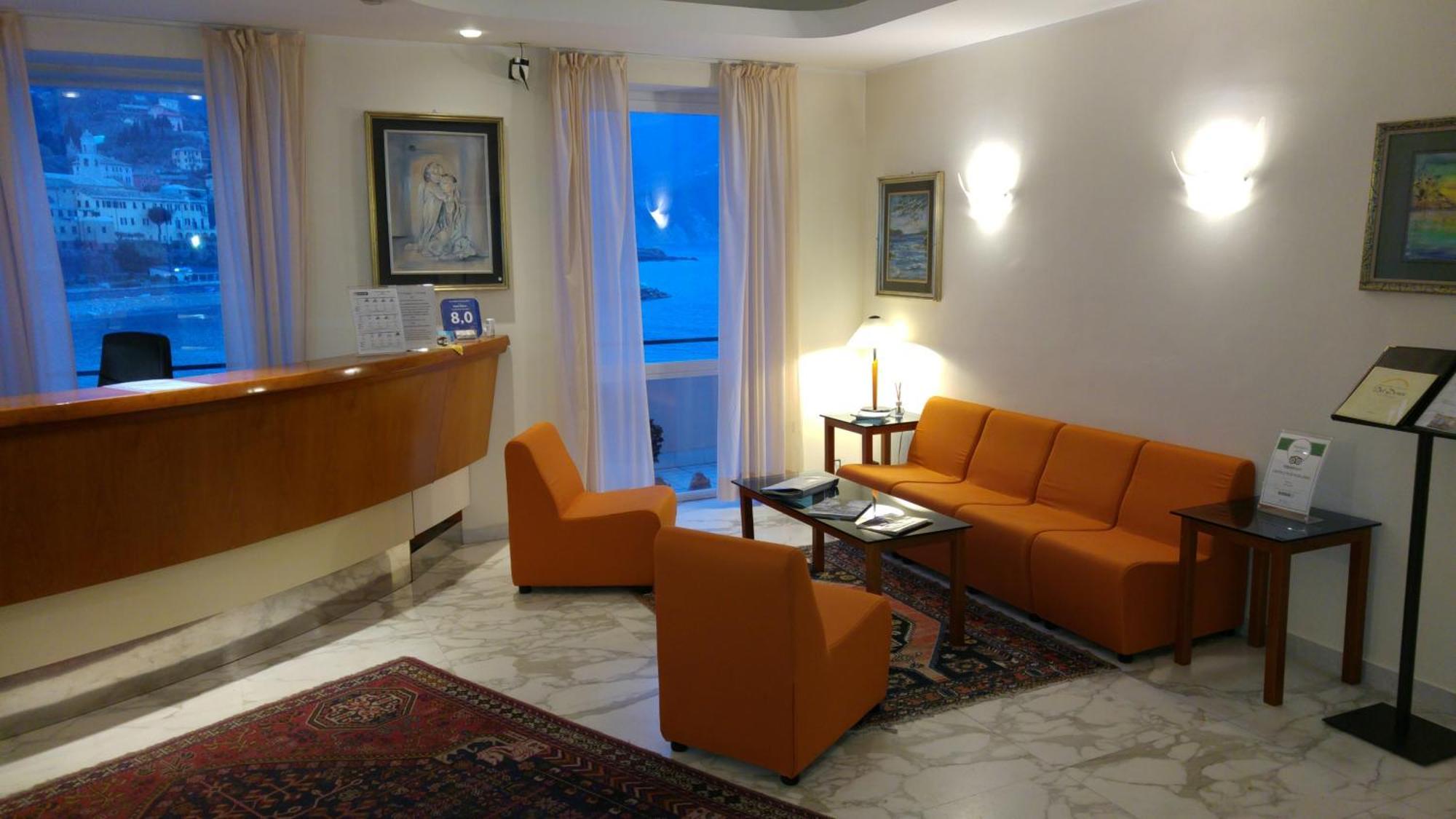 Hotel Elena レッコ エクステリア 写真