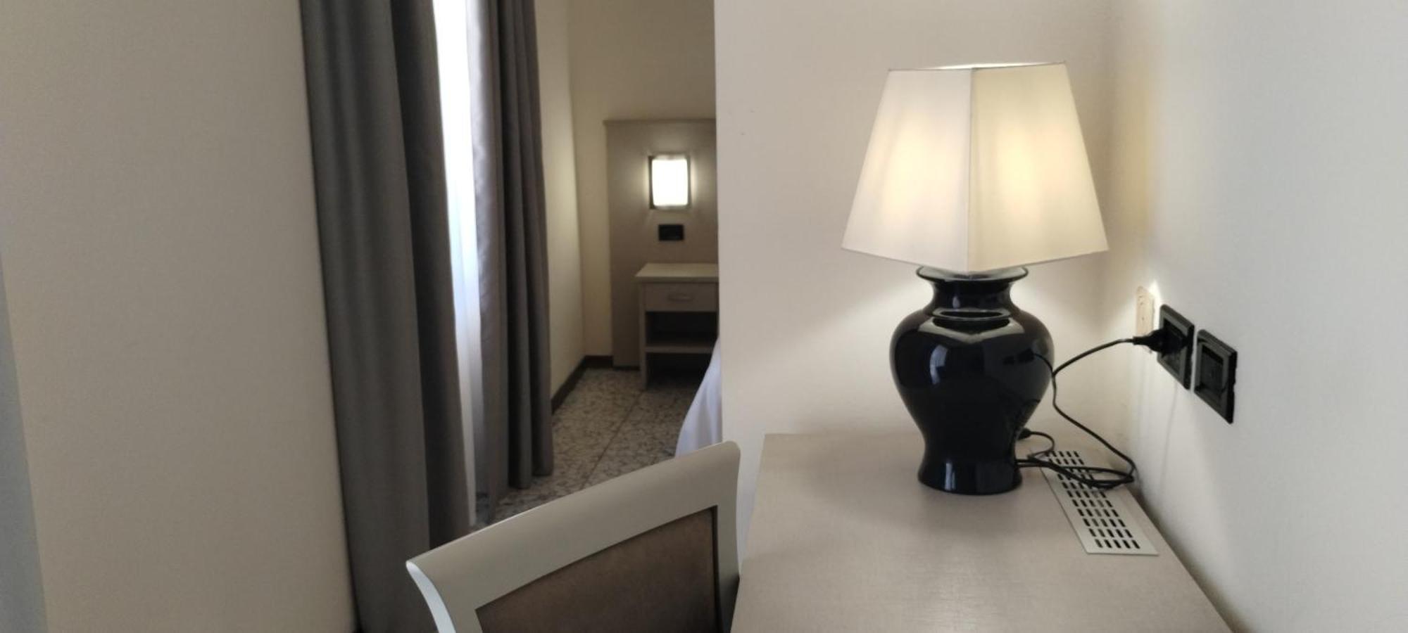 Hotel Elena レッコ エクステリア 写真