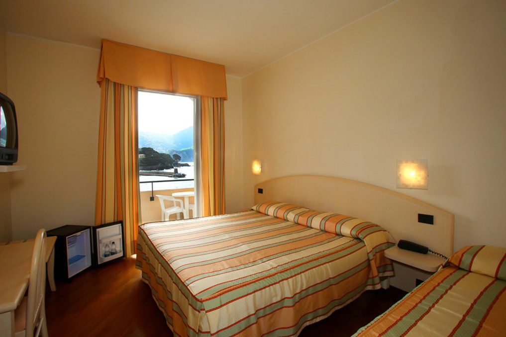 Hotel Elena レッコ エクステリア 写真