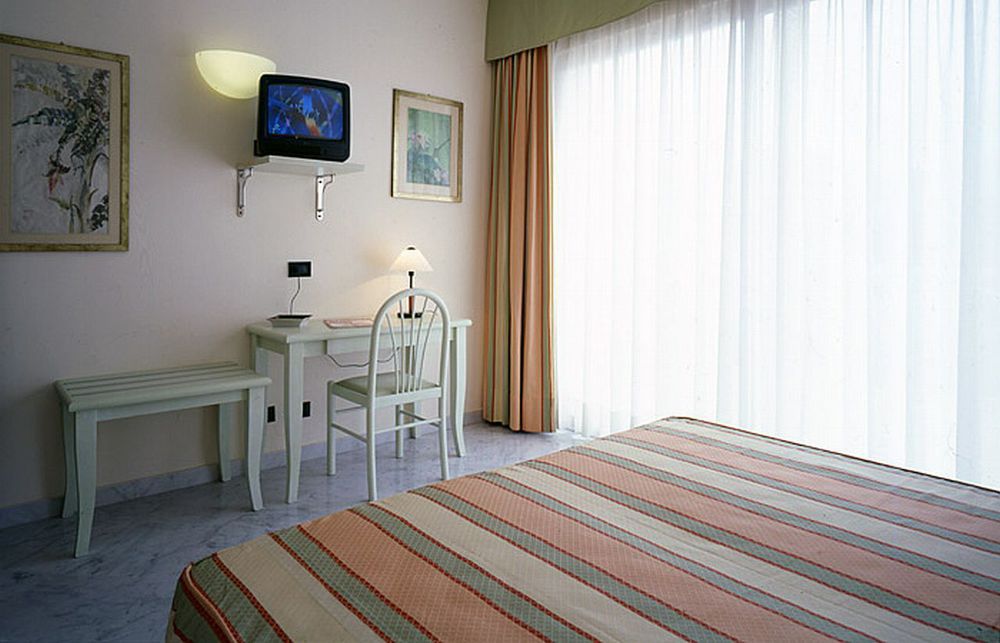 Hotel Elena レッコ エクステリア 写真